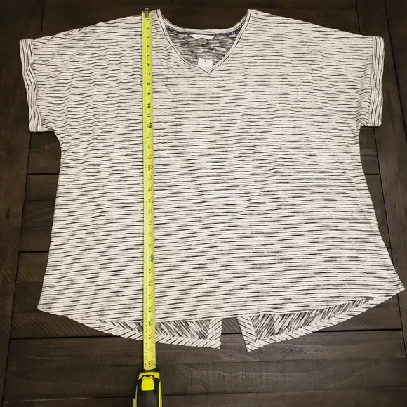 Button Back Space Dye V-neck Top CJ Banks Plus Size 3X - Picture 9 of 10